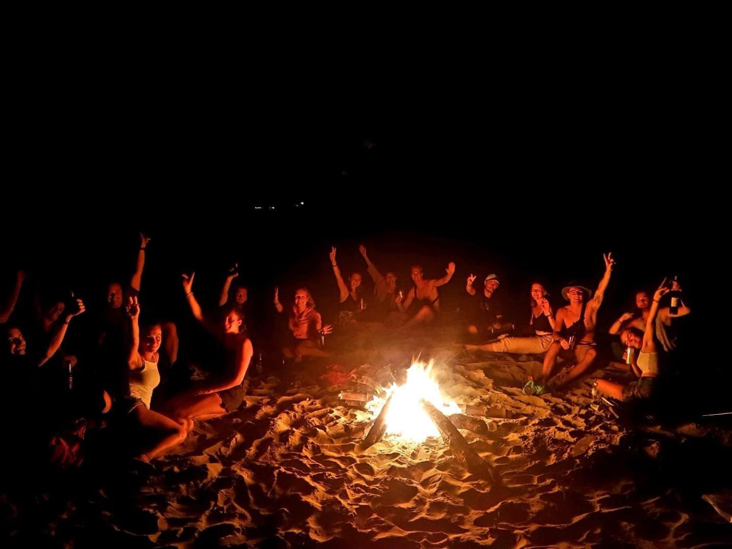 Wanderlust - Beach Side Hoi An An Bàn Εξωτερικό φωτογραφία